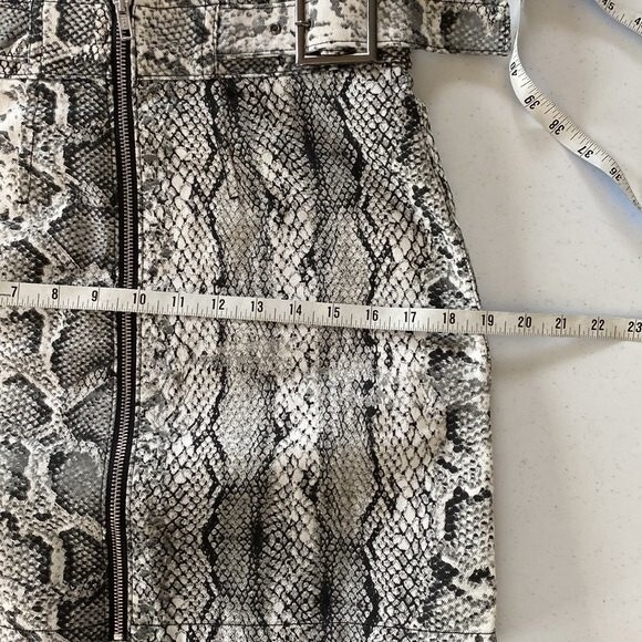 TOPSHOP Snake Print Zip Front Mini Jean Skirt Buckle Detail Cotton Streetwear - Picture 9 of 12